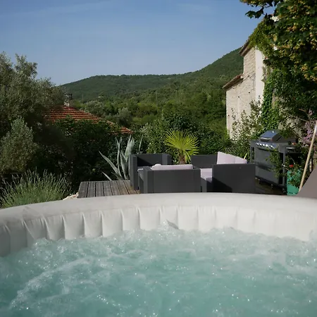 Les Agaves Piscine Panoramique Vue Exceptionnelle לינה וארוחת בוקר גרוספייר